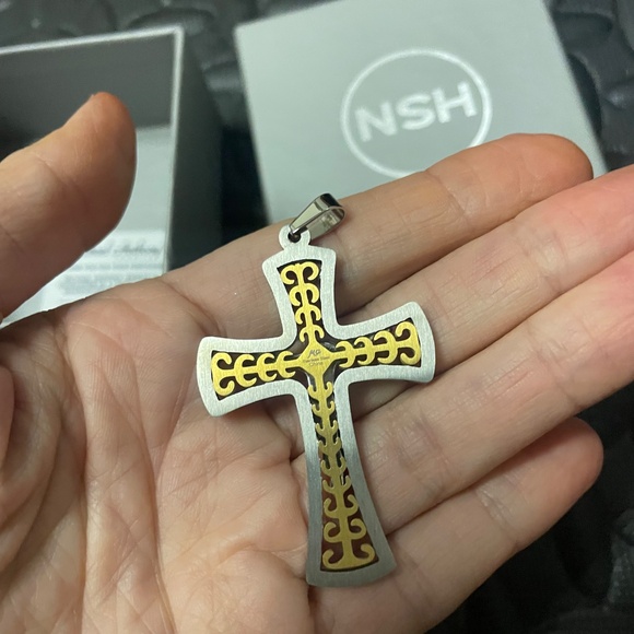 ✝️Michael Anthony Reversible Stainless Steel Cross Pendant – Two Designs in One - Picture 3 of 4